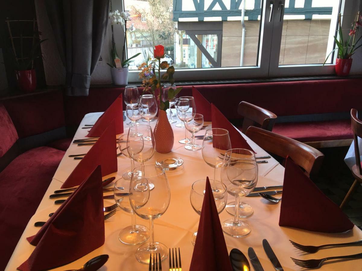 Hotel Zum Taunus Eppstein エクステリア 写真