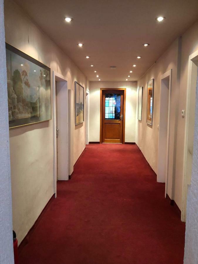 Hotel Zum Taunus Eppstein エクステリア 写真